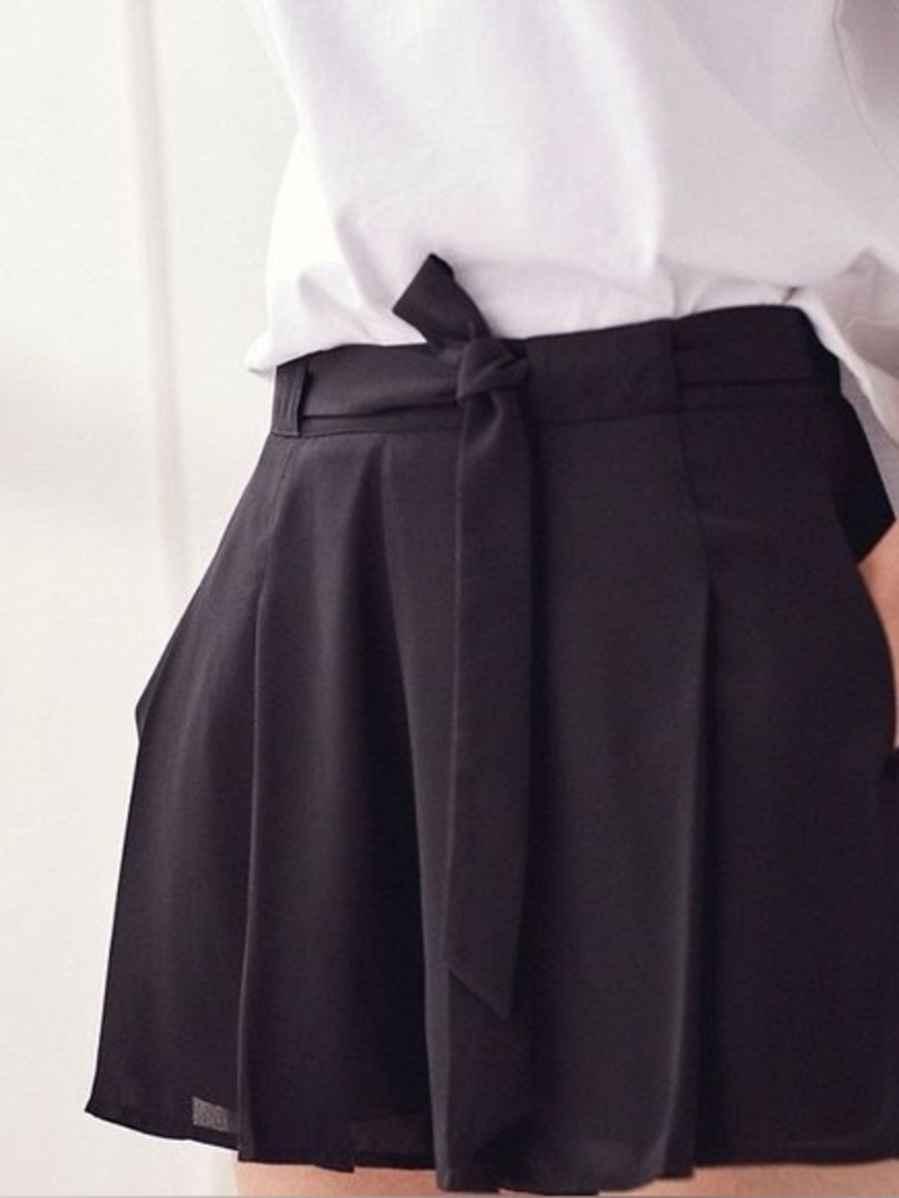 Aritzia Sunday Best Westly Shorts